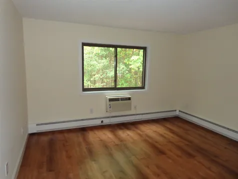 14-12 Strawberry Bank Road Nashua NH 03062