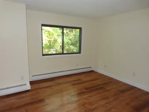 14-12 Strawberry Bank Road Nashua NH 03062