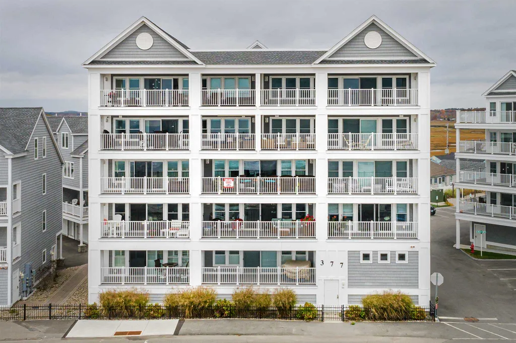 377 Ocean Boulevard Hampton NH 03842