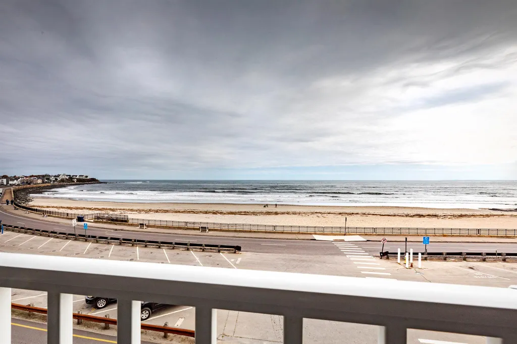 377 Ocean Boulevard Hampton NH 03842