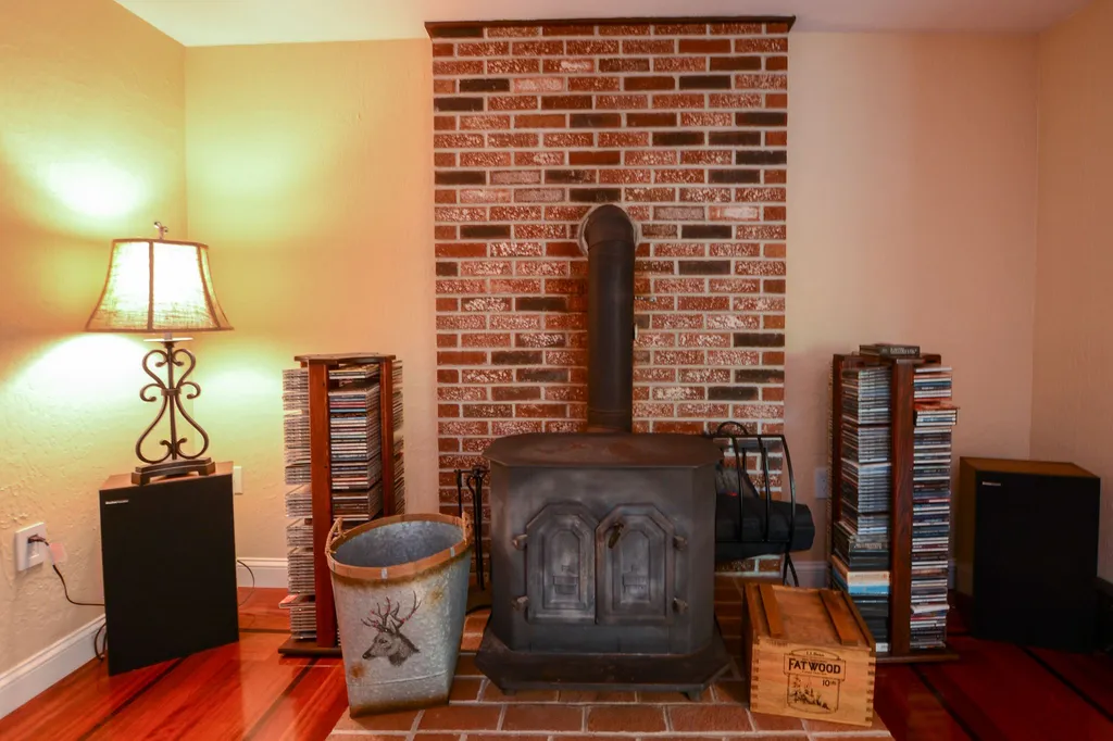 9 Hemlock Circle Sandown NH 03873-2407