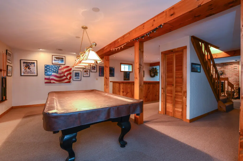 9 Hemlock Circle Sandown NH 03873-2407