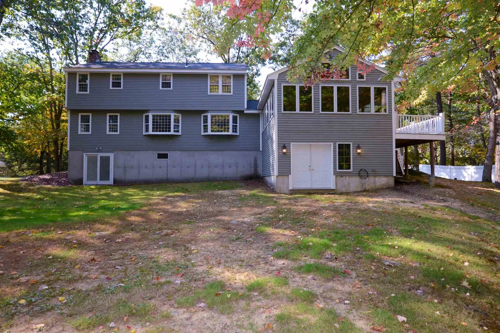 9 Hemlock Circle Sandown NH 03873-2407