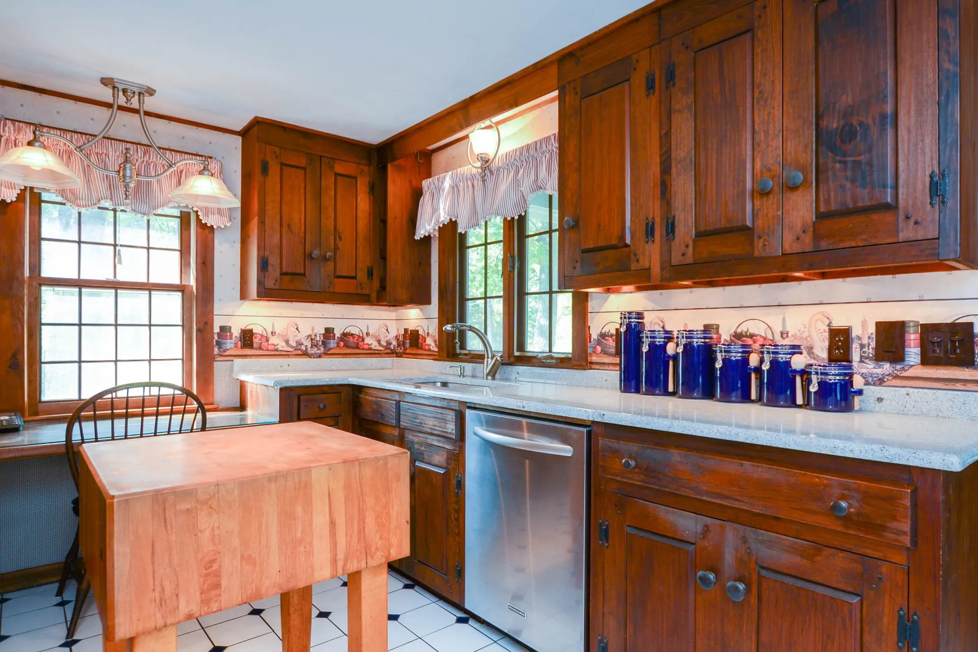 9 Hemlock Circle Sandown NH 03873-2407