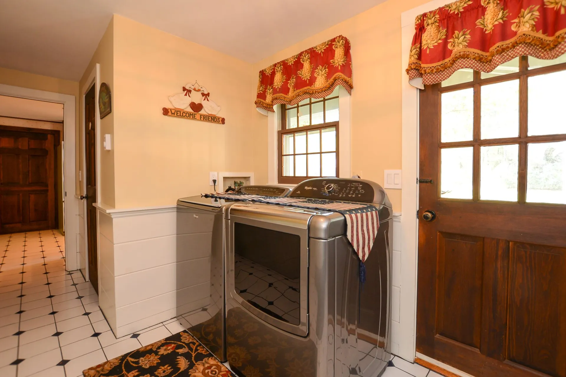 9 Hemlock Circle Sandown NH 03873-2407