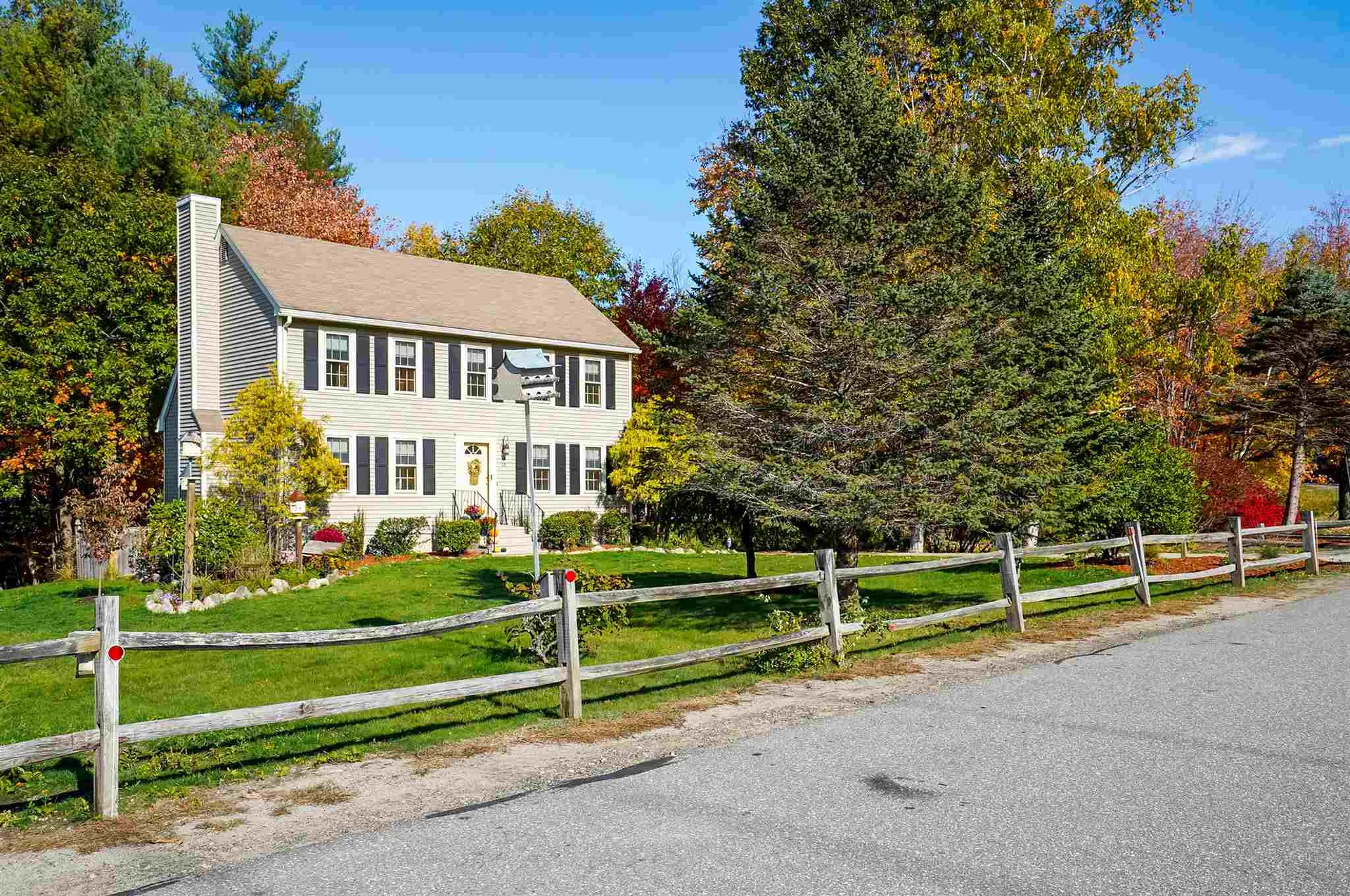 12 Hickory Hill Drive Londonderry NH 03053