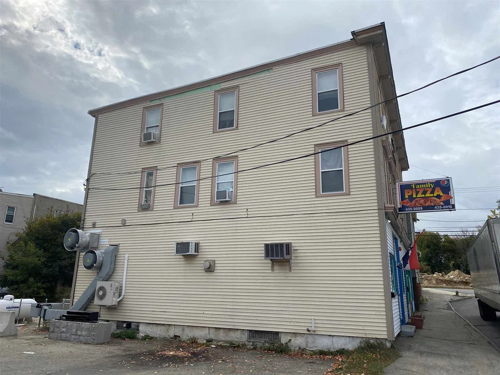 16 Elm Street Pittsfield NH 03263