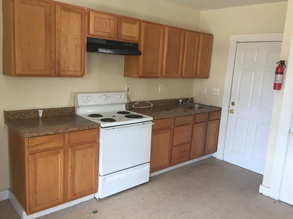 16 Elm Street Pittsfield NH 03263