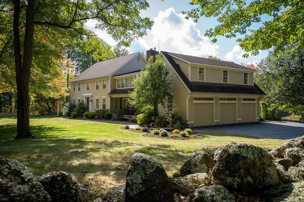 89 Stowell Road Bedford NH 03110