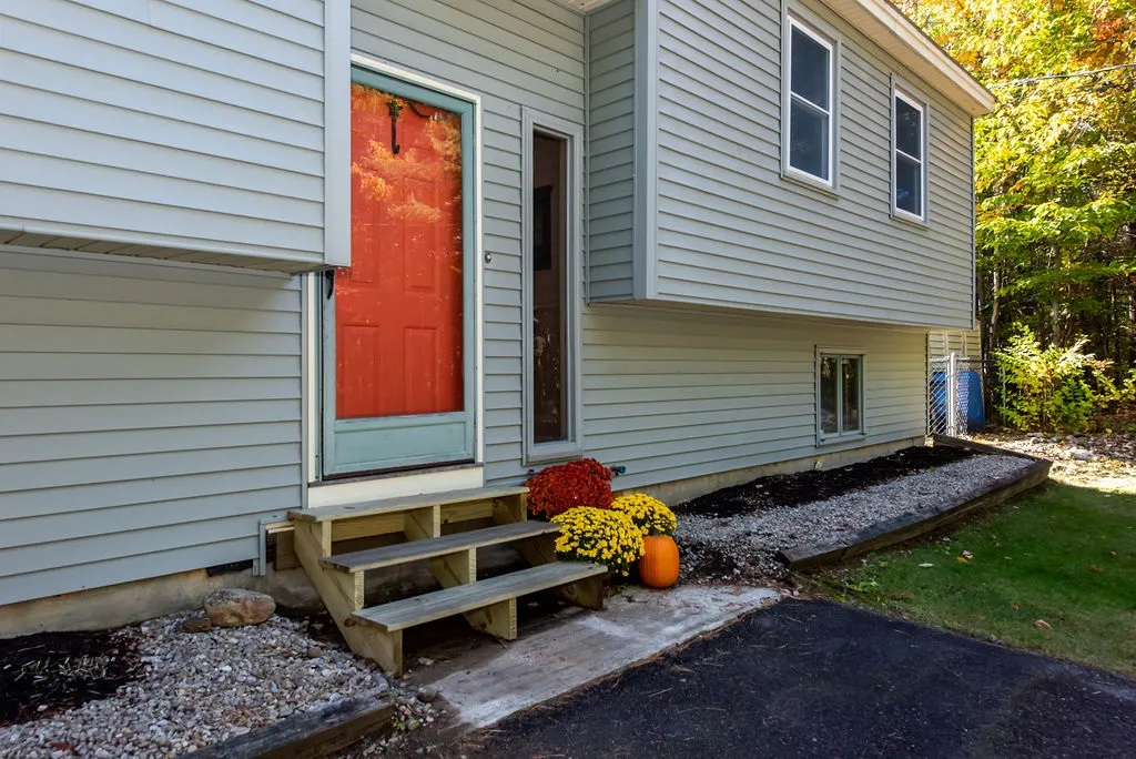 939 Second Crown Point Road Strafford NH 03884