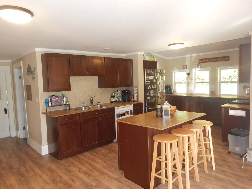 182 Quechee Hartland Road Hartford VT 05001