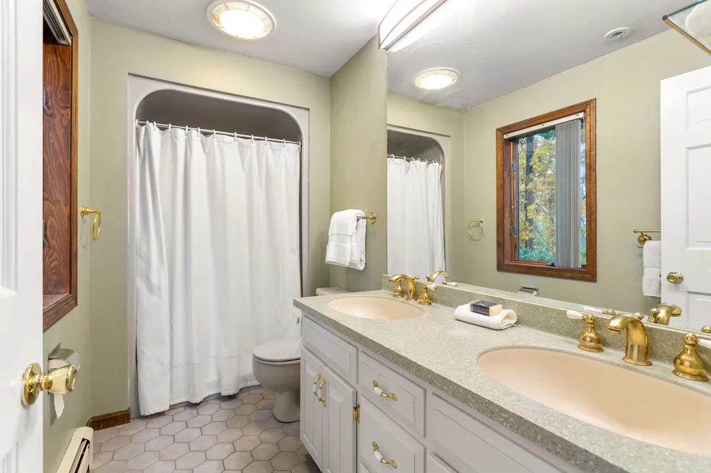 43 Ashbrook Drive Hampton NH 03842