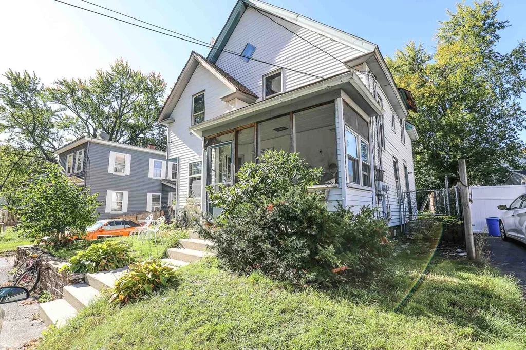 6 Desmarais Avenue Derry NH 03038