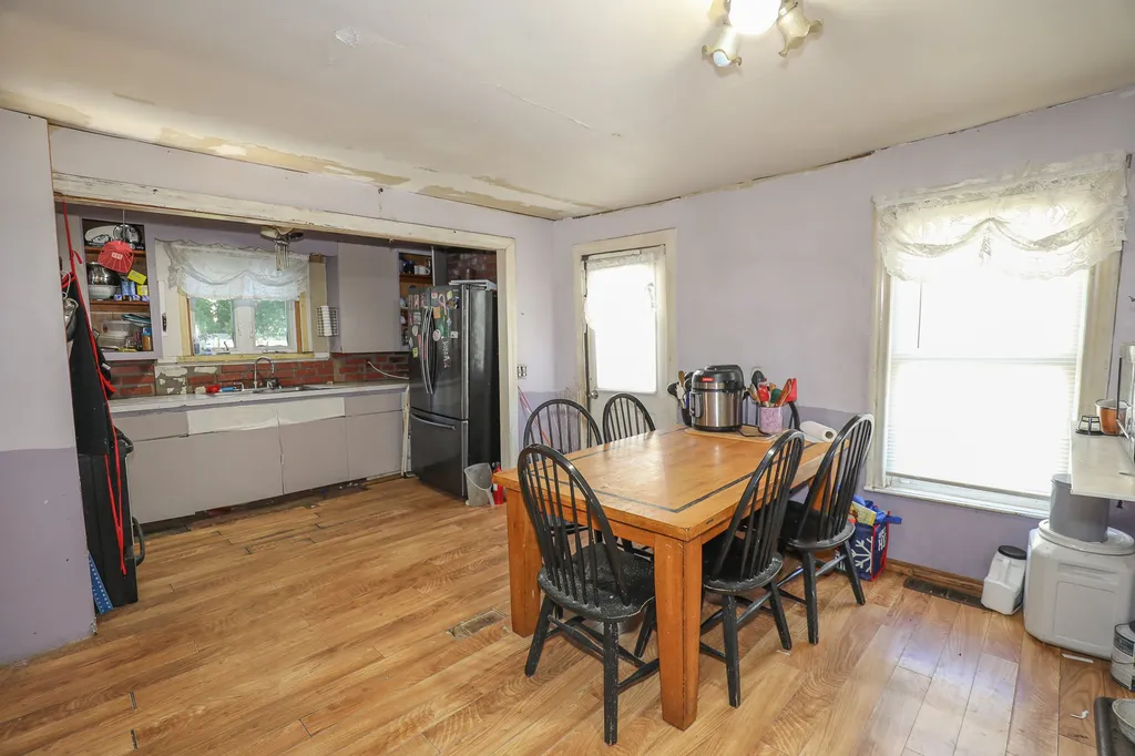 6 Desmarais Avenue Derry NH 03038