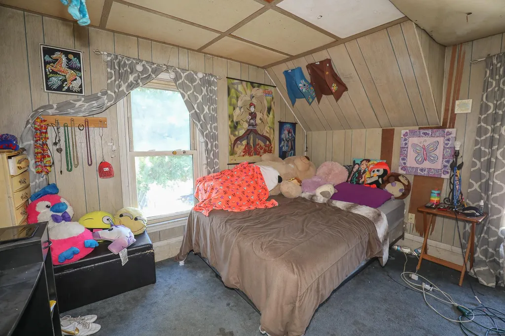 6 Desmarais Avenue Derry NH 03038