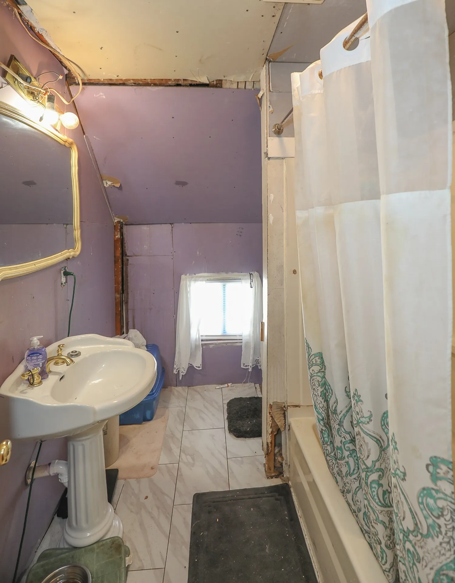 6 Desmarais Avenue Derry NH 03038
