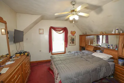 6 Desmarais Avenue Derry NH 03038