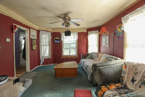 6 Desmarais Avenue Derry NH 03038