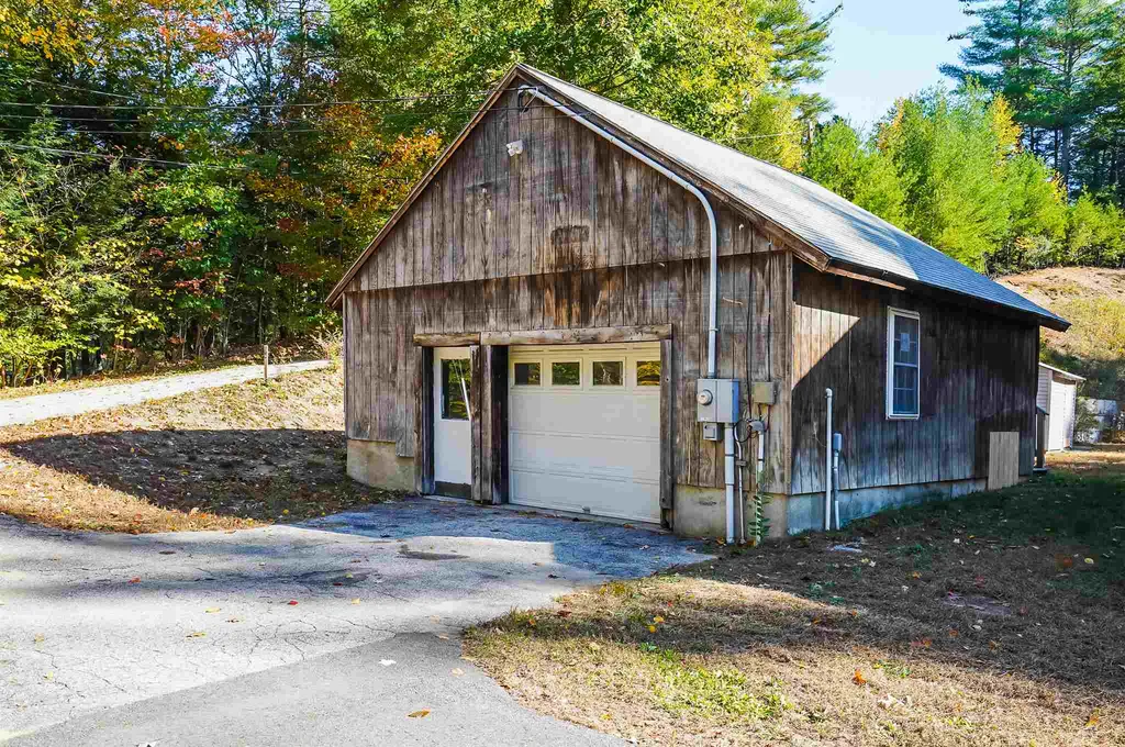 92 Center Road Weare NH 03281