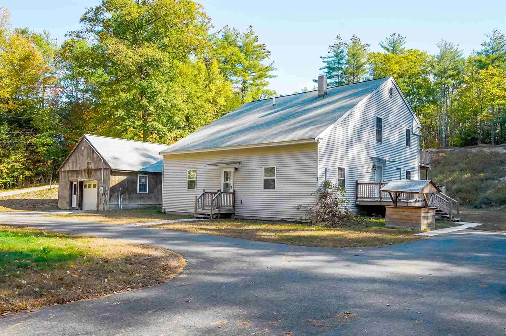 92 Center Road Weare NH 03281