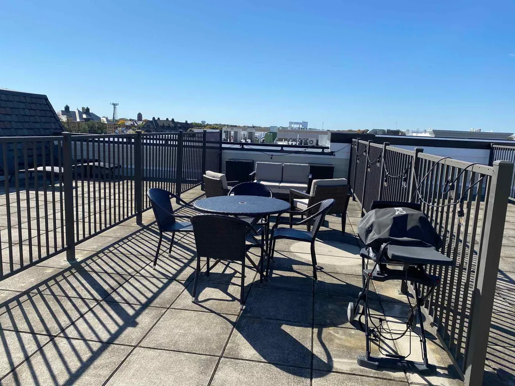 77 Hanover Street Portsmouth NH 03801