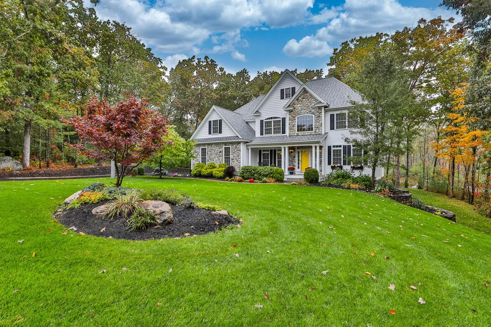 28 Wildwood Drive Brookline NH 03033