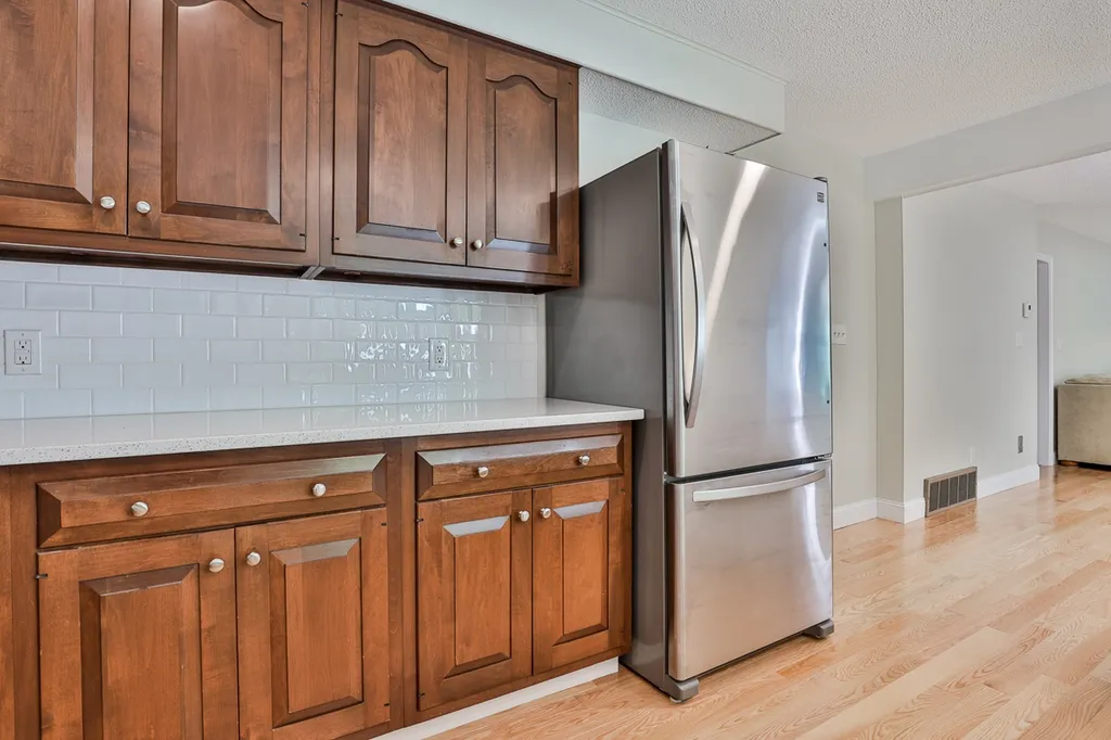 27 Browning Avenue Nashua NH 03062-2478