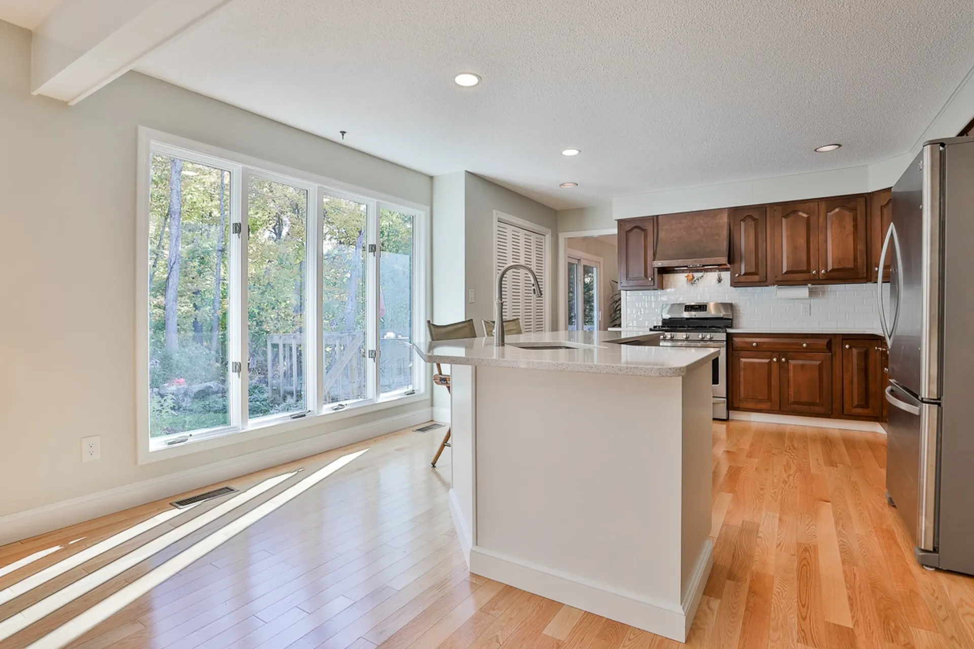 27 Browning Avenue Nashua NH 03062-2478