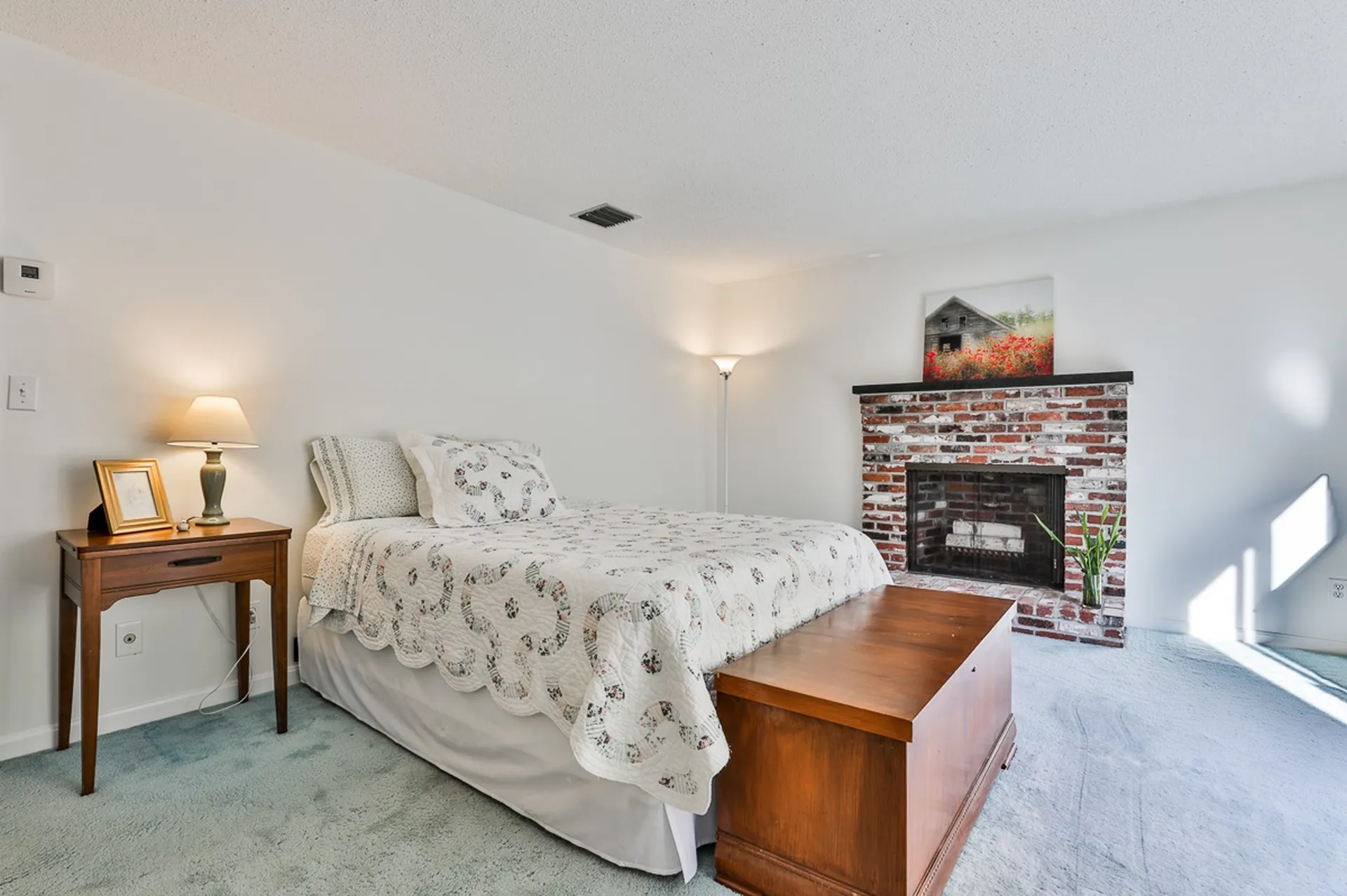 27 Browning Avenue Nashua NH 03062-2478