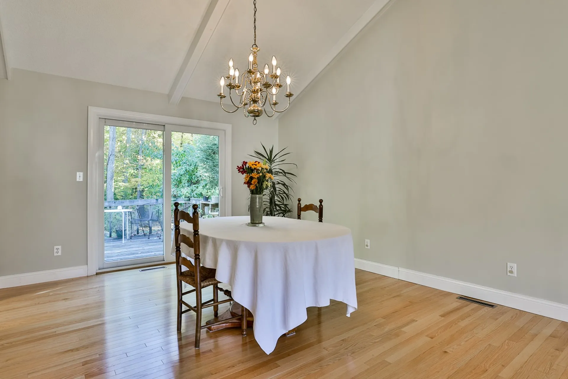 27 Browning Avenue Nashua NH 03062-2478
