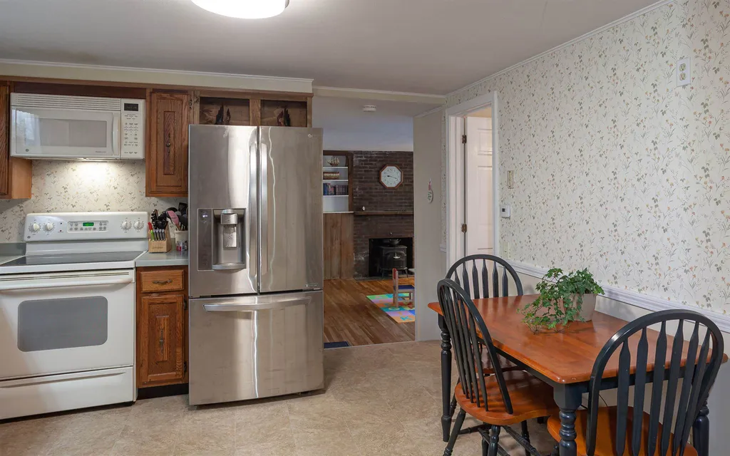 128 Hunter Farm Road Peterborough NH 03458