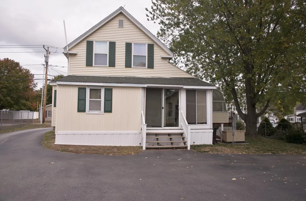 49 Washington Street Seabrook NH 03874