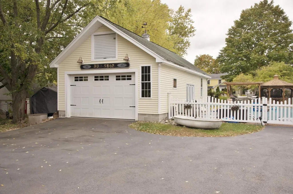 49 Washington Street Seabrook NH 03874