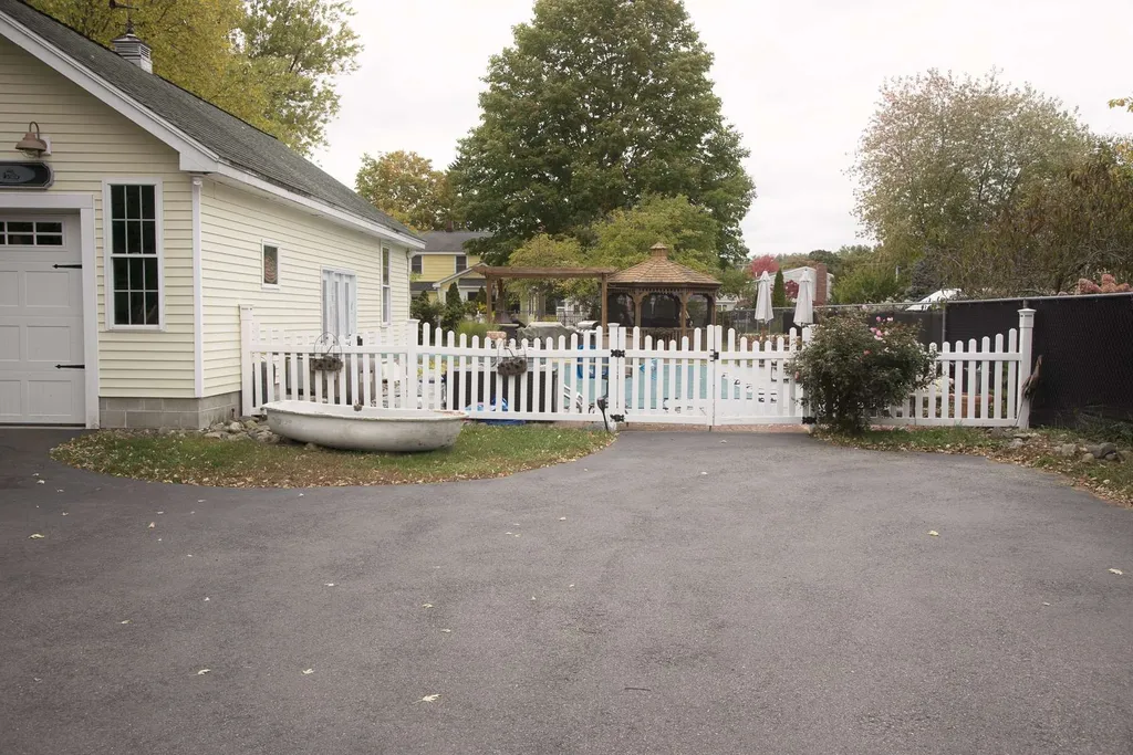 49 Washington Street Seabrook NH 03874