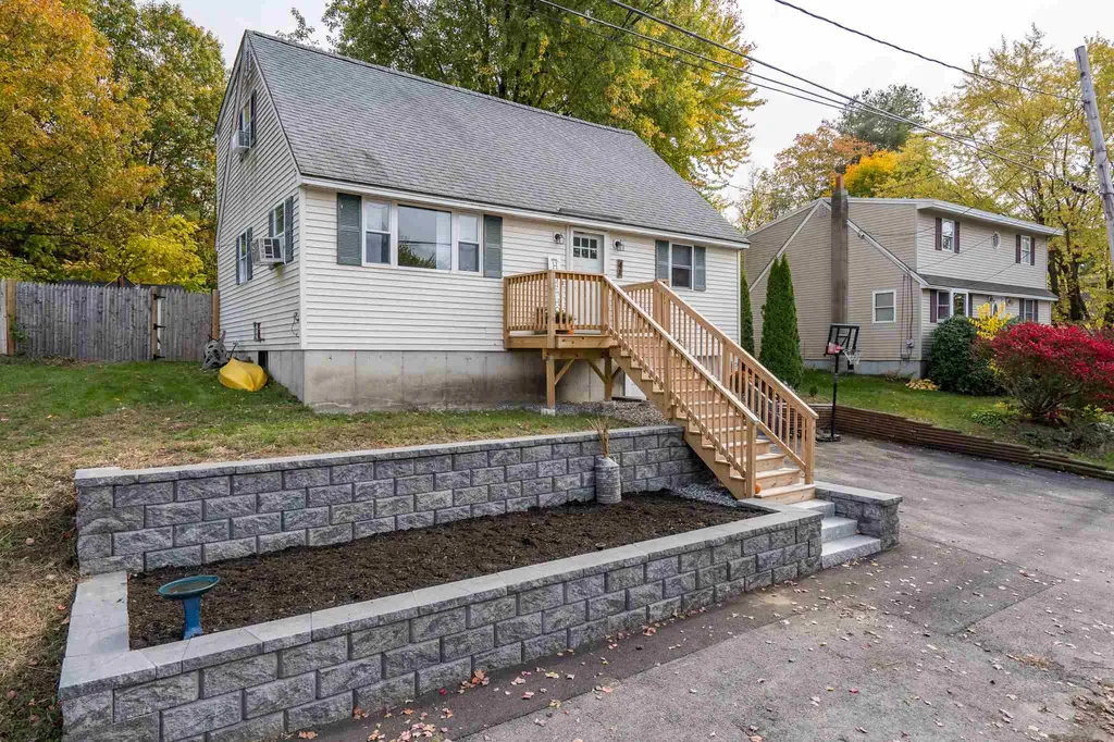 41 Dunbar Street Manchester NH 03103