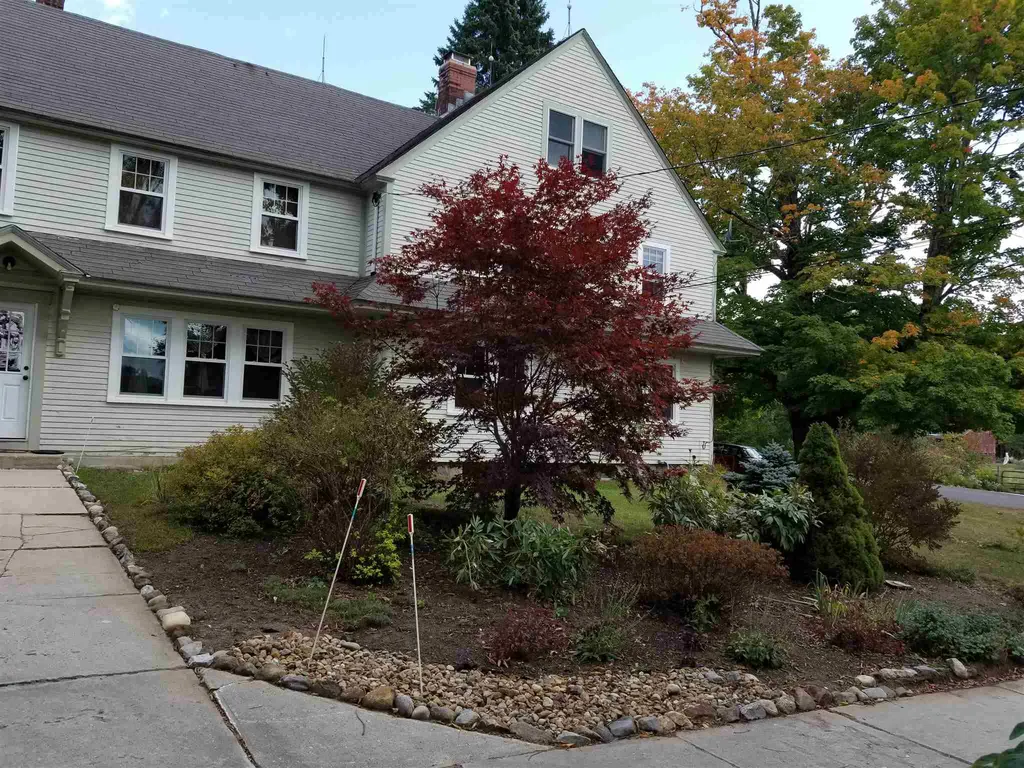 422 Flanders Memorial Road Weare NH 03281