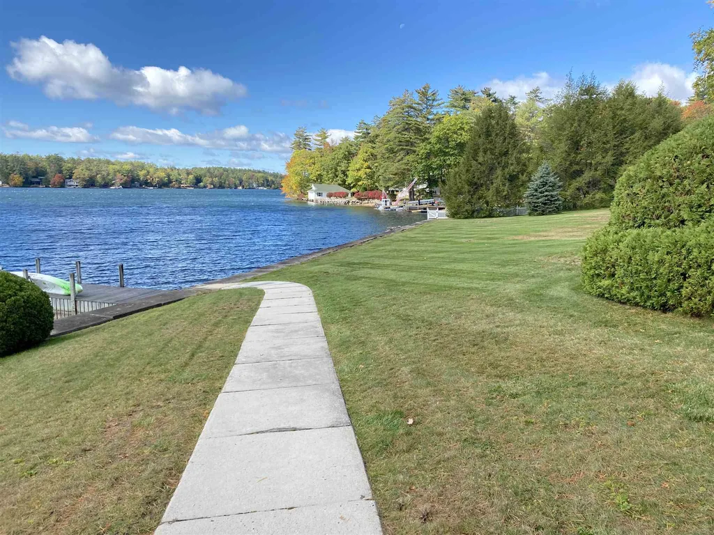 734 North Main Street Wolfeboro NH 03894