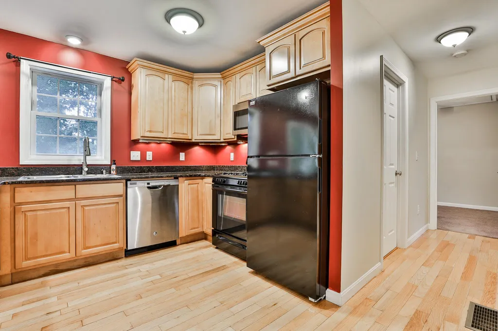 677 Island Pond Road Manchester NH 03109
