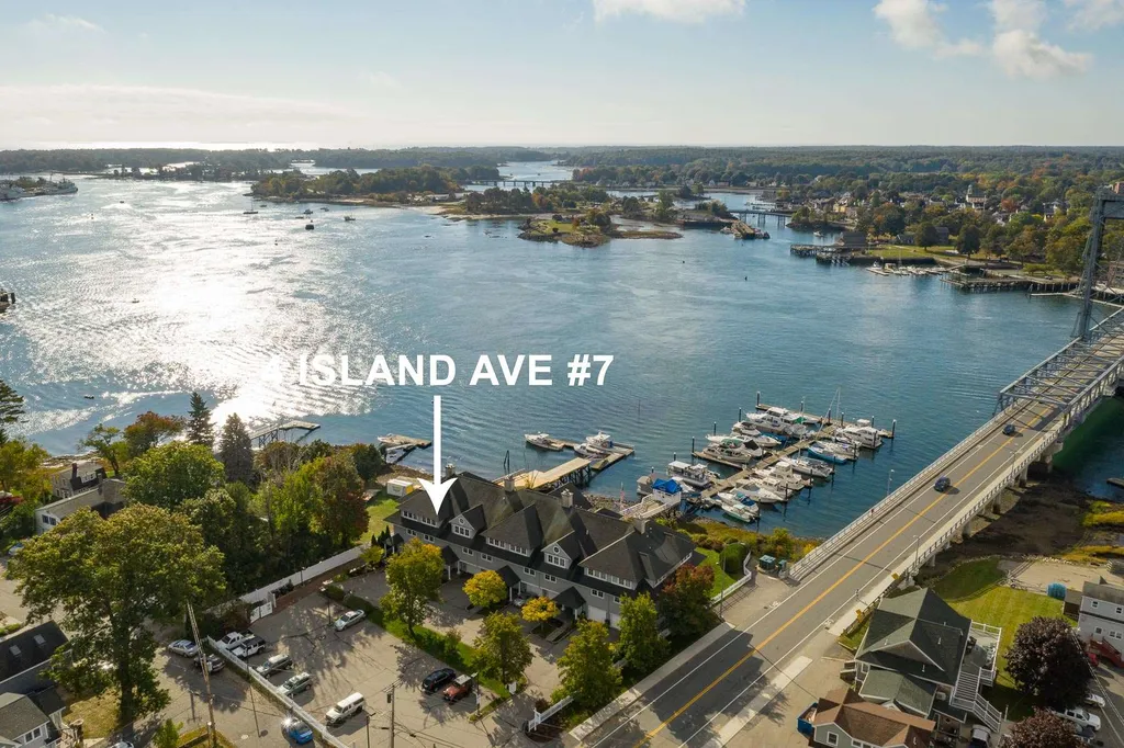 4 Island Avenue Kittery ME 03904