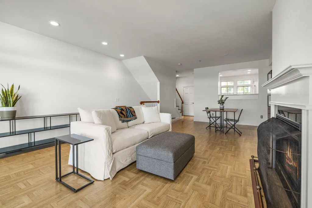 4 Island Avenue Kittery ME 03904