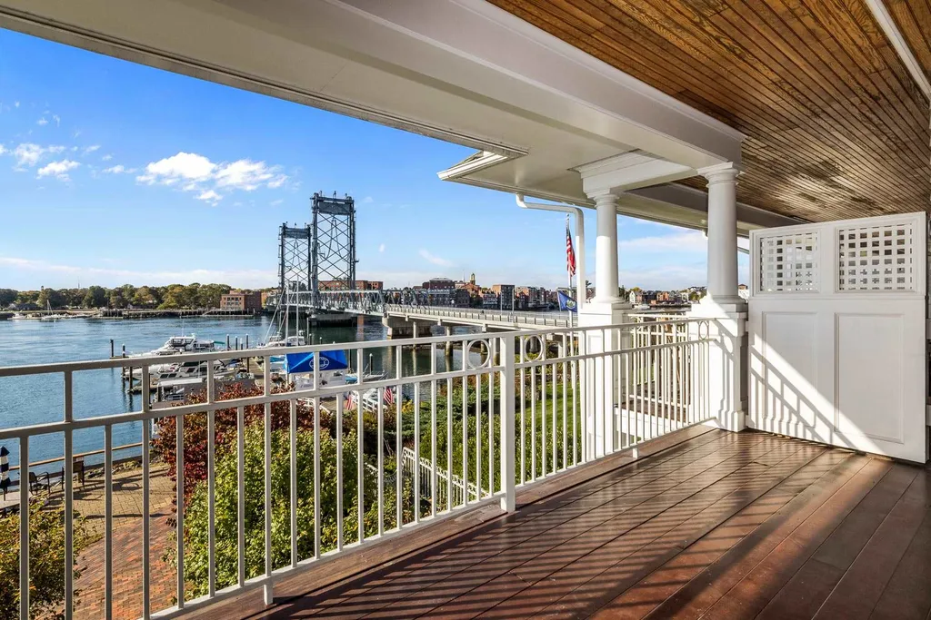 4 Island Avenue Kittery ME 03904