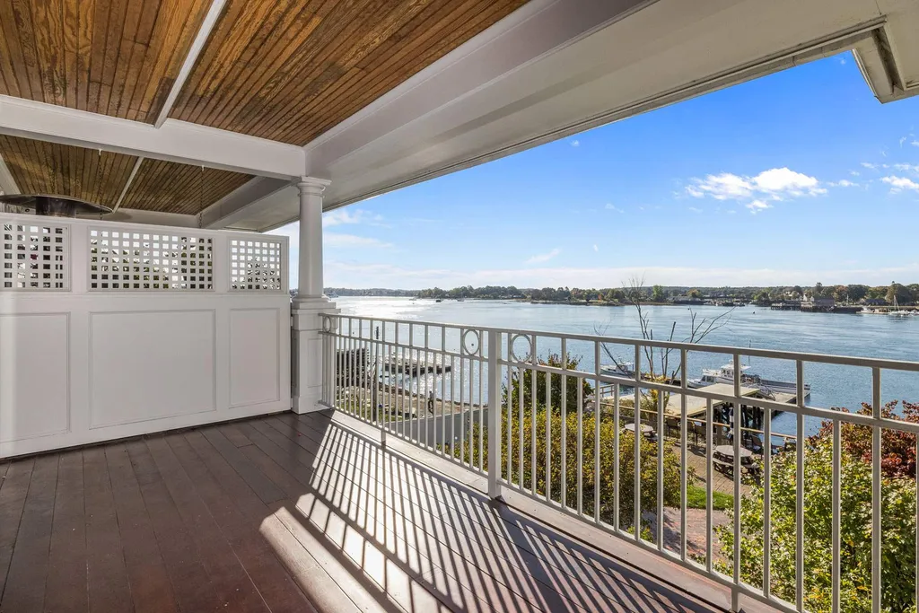 4 Island Avenue Kittery ME 03904