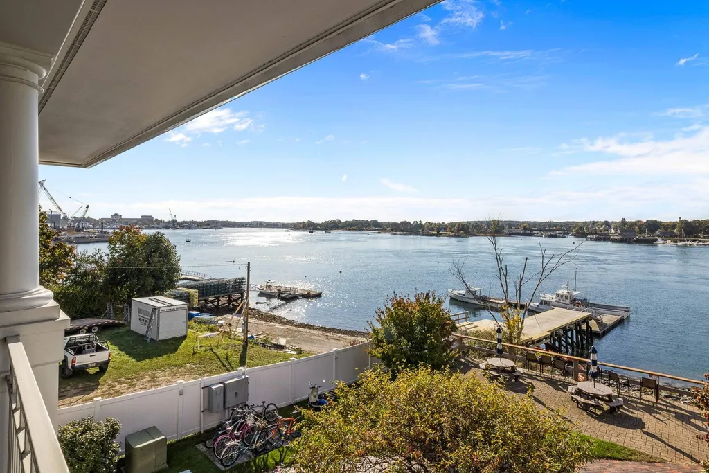 4 Island Avenue Kittery ME 03904