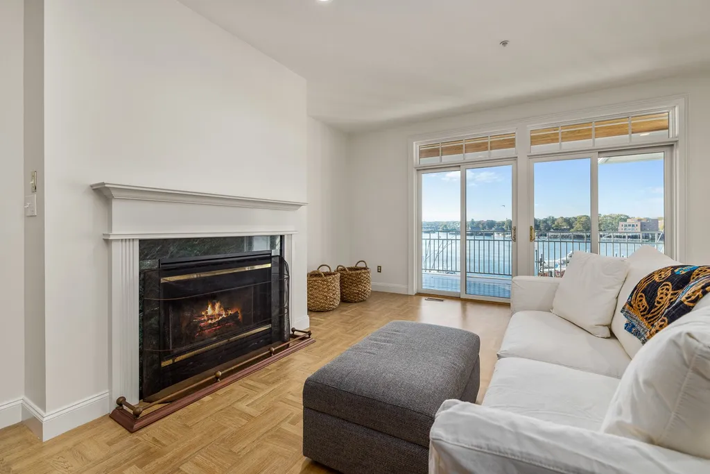 4 Island Avenue Kittery ME 03904