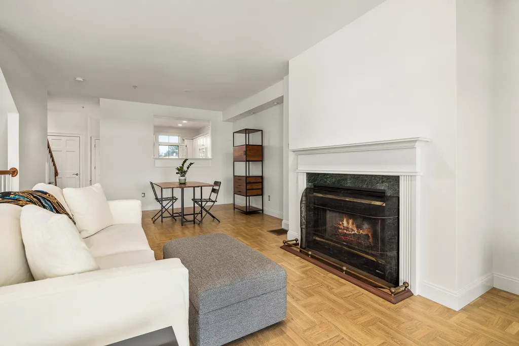 4 Island Avenue Kittery ME 03904