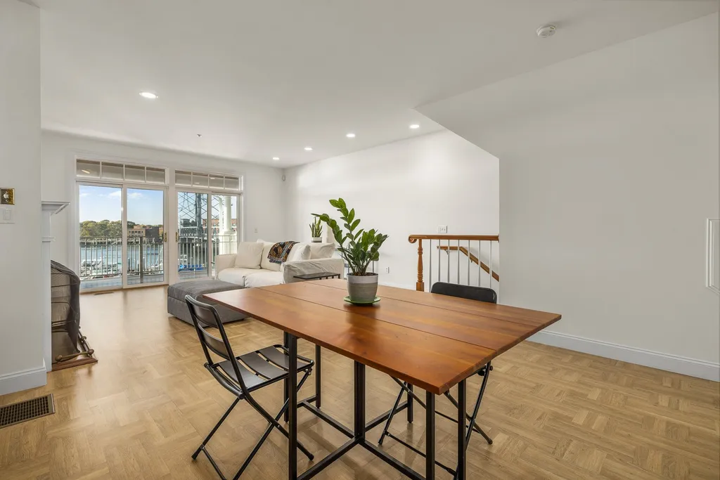 4 Island Avenue Kittery ME 03904