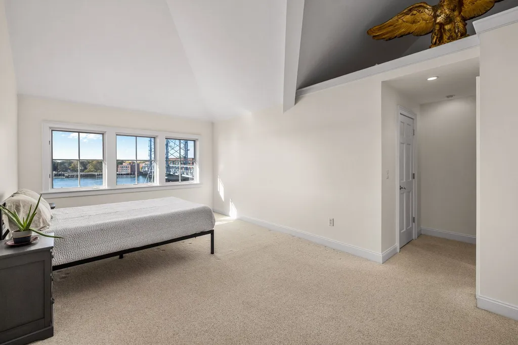 4 Island Avenue Kittery ME 03904
