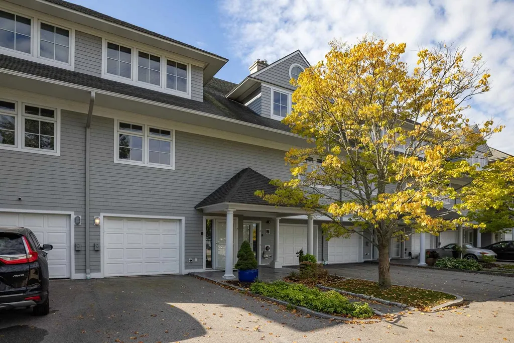 4 Island Avenue Kittery ME 03904
