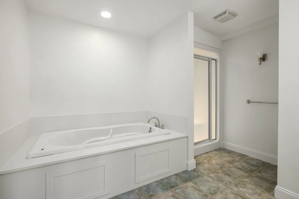 4 Island Avenue Kittery ME 03904