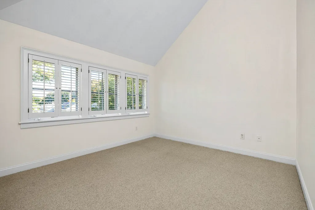 4 Island Avenue Kittery ME 03904